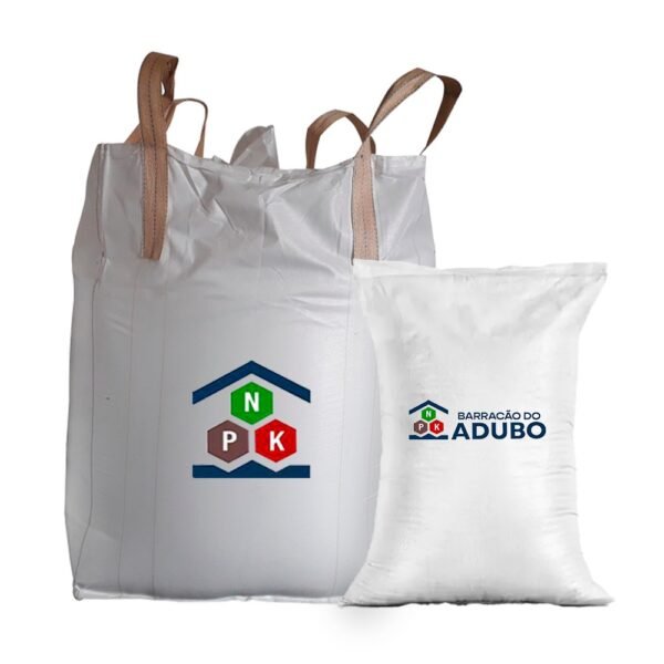 Bag e saco de fertilizante com a logo do Barracão do Adubo.