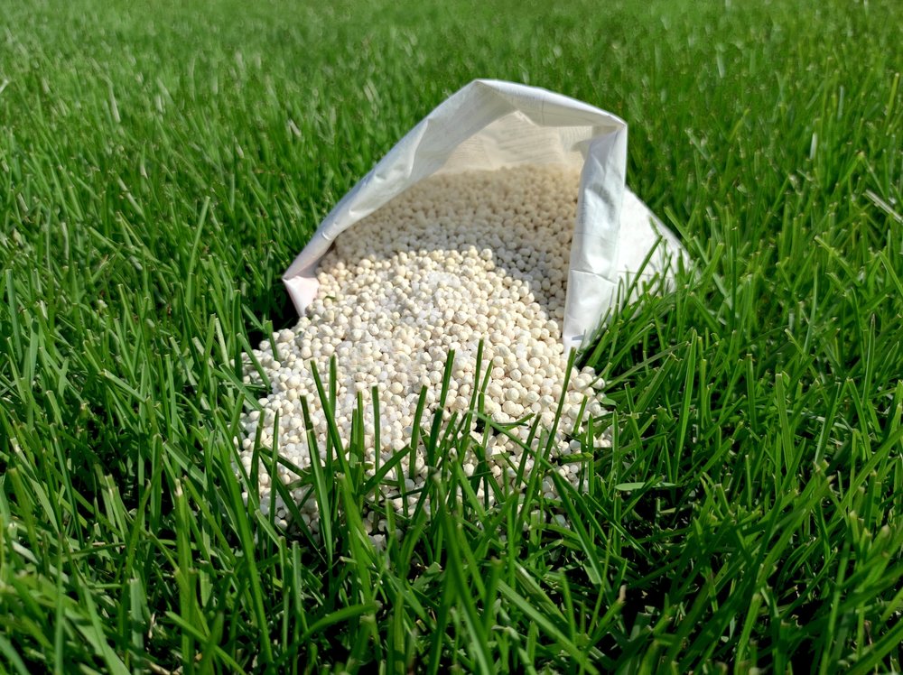 Bag de fertilizante NPK em grãos.